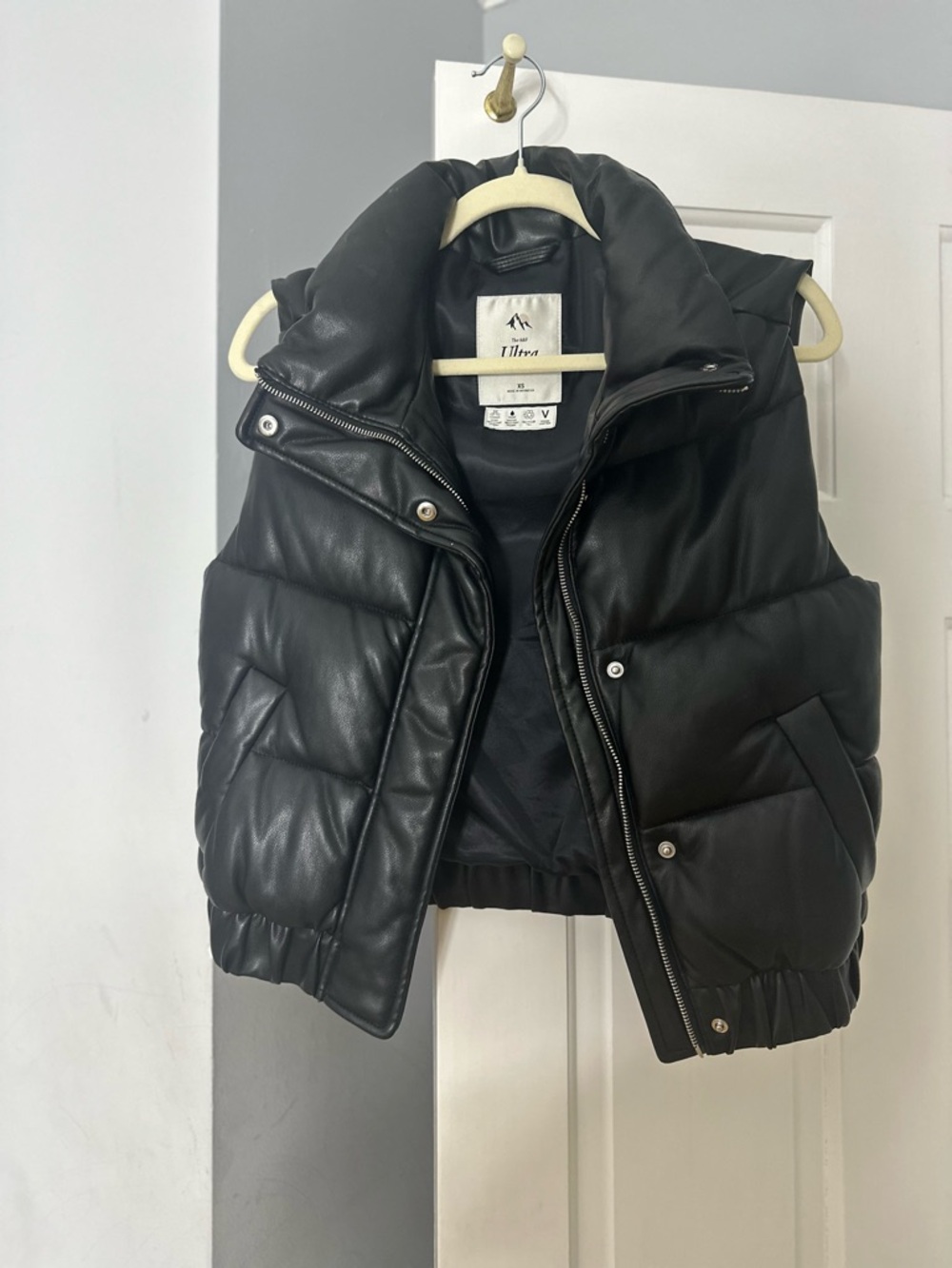 Abercrombie and Fitch faux black puffer